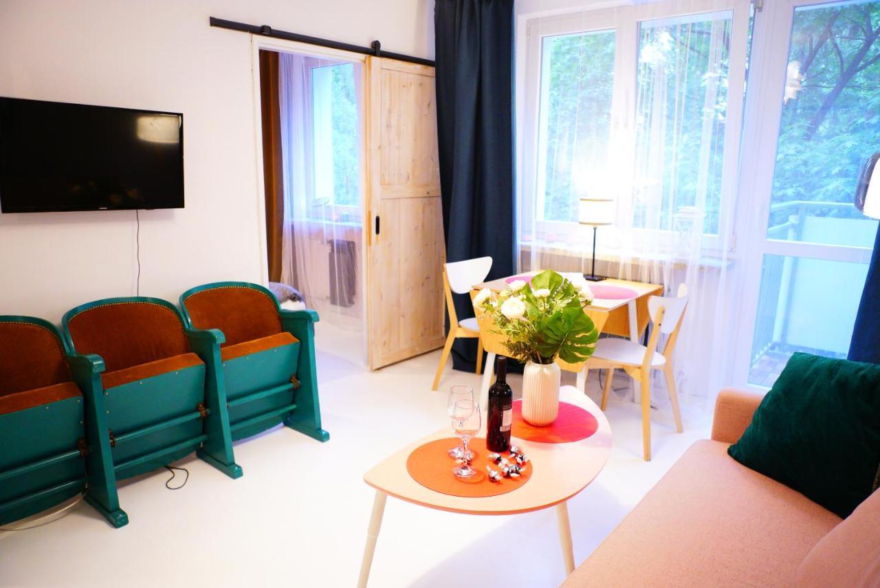P&O Serviced Apartments Kinowa Varsovie Extérieur photo